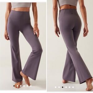 NWT Athleta Salutation Stash Flare Pant. Large
